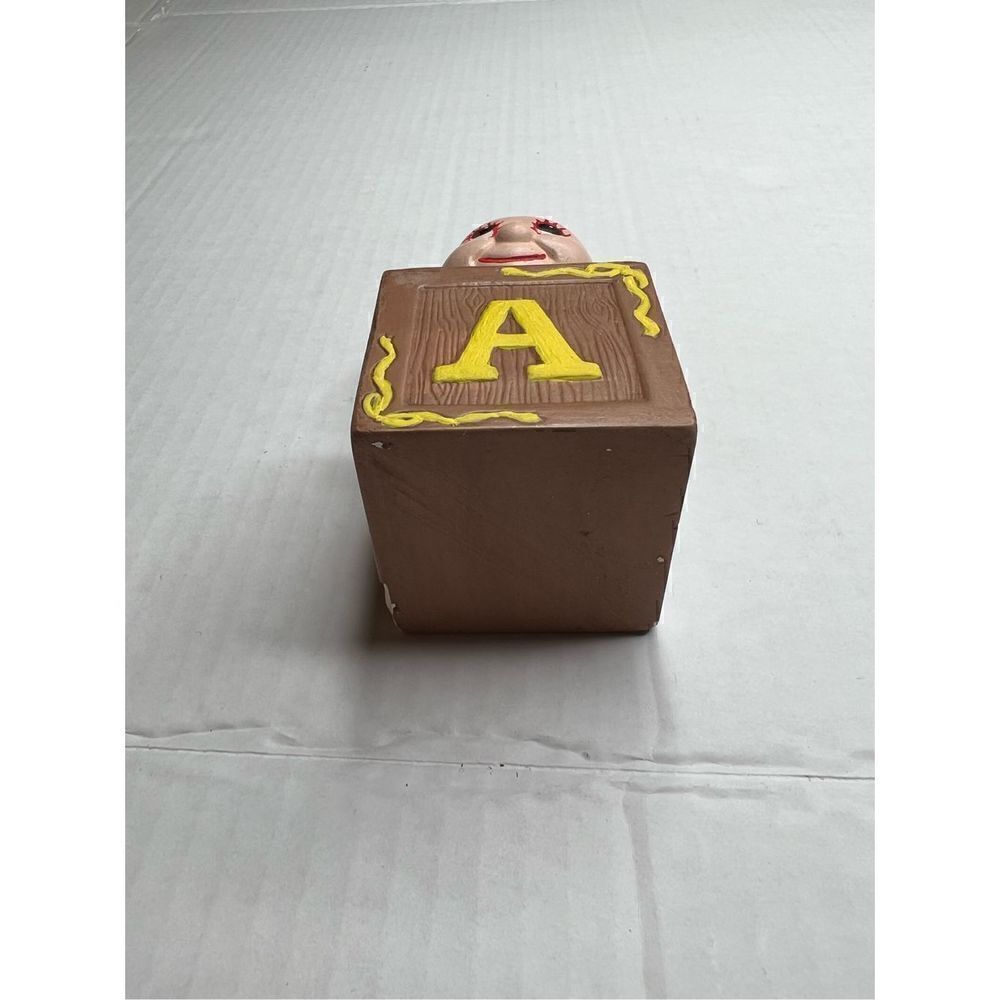 Vintage clown in alphabet block - Picture 10 of 10